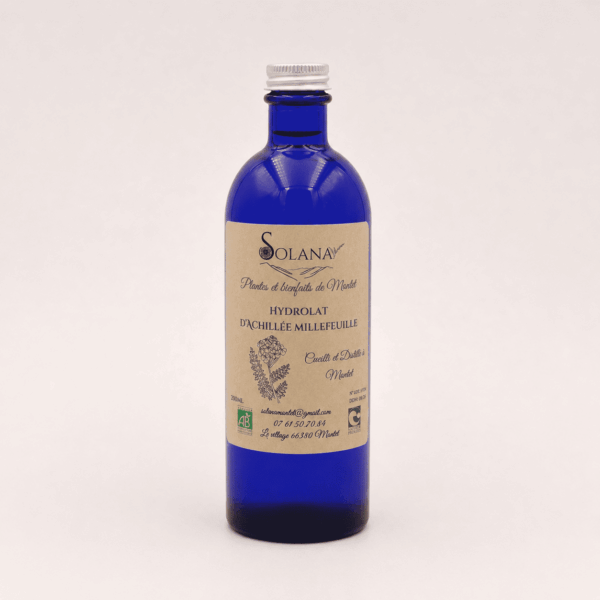 Hydrolat achillée millefeuille : aide à calmer les peaux sensibles, réguler le sébum et favorise la cicatrisation. Solana Mantet, herboristerie en ligne